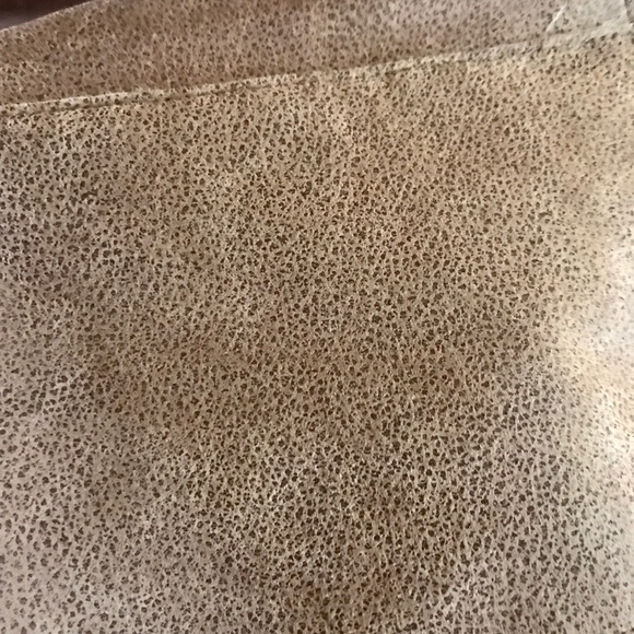 Suede vest lined with faux fur - Picture 8 of 8